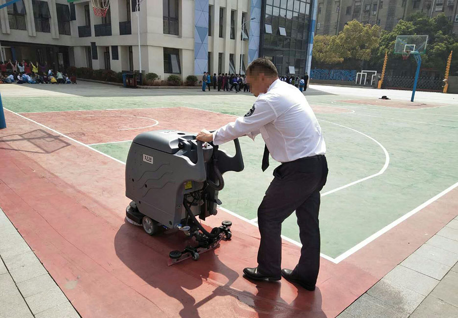 江西大型清潔設備多功能洗地機和電動<a href=http://m.e3356.com.cn target=_blank class=infotextkey>掃地車生產廠</a>